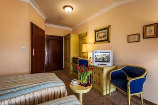 Отель Hotel na Podzamczu Тарновске-Гуры Двухместный номер с 1 кроватью или 2 отдельными кроватями-9